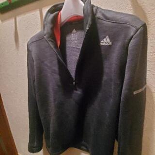 adidasアディダス  ランニングウェアに  この時期に丁度良...