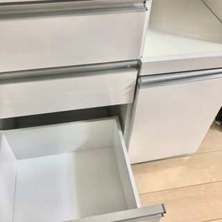 最終値下げ】展示品 ほぼ未使用 キッチンボード 食器棚 ホワイト