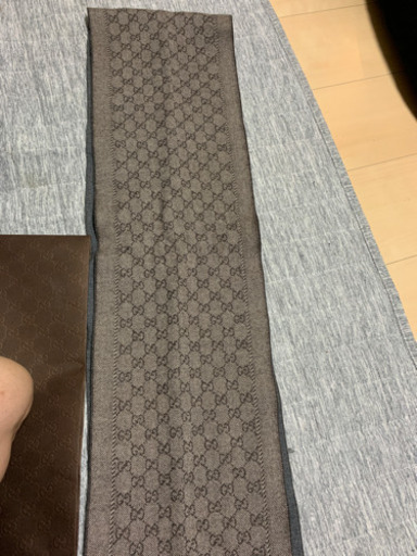 グッチ　マフラー売ります