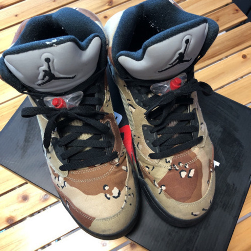 supreme × NIKE ジョーダン　シュプリーム　ナイキ