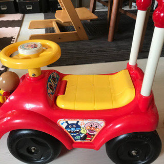 アンパンマン号(手押し車)とベビーチェアのセットの画像