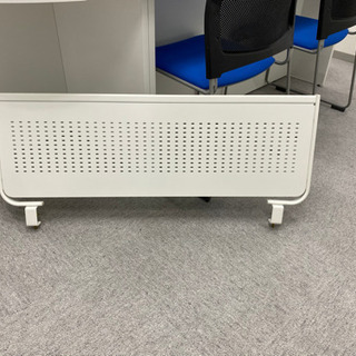 オフィス家具　デスクトップパネル