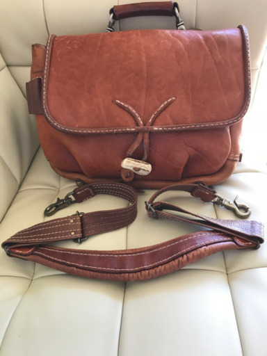 HERSショルダーバッグ！皮製品