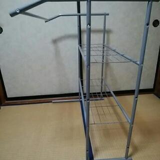 取り引き済み　　押し入れハンガーラックの画像