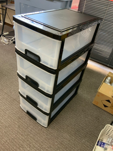 押入れケース　1個1000円　中古　4個まであります^ - ^