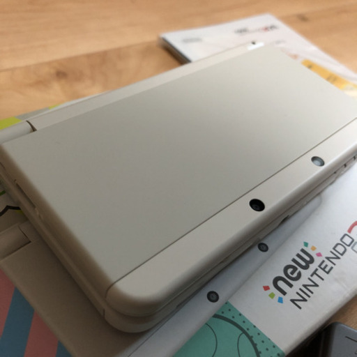 3DS ホワイト　ほぼ新品