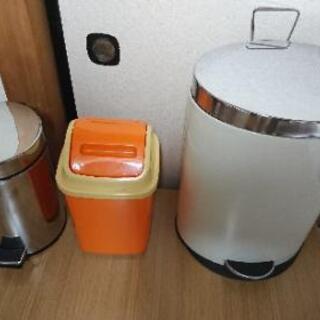 お値下げしました!★ステンレスごみ箱とおまけに２つ★お譲りします