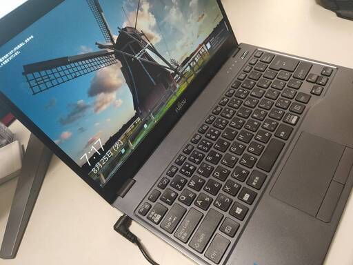 FMVU90C3B　ノートPC