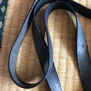 GUESS男性用オシャレショルダーバッグの画像