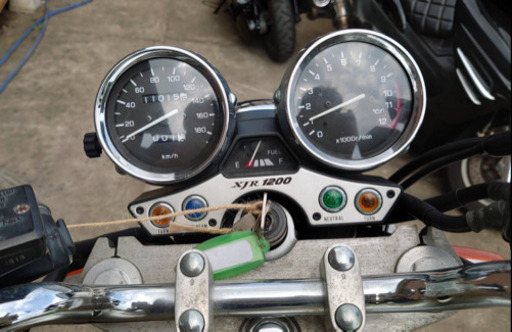 ヤマハ　XJR1200