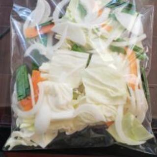 時給900円❗カット野菜、カットフルーツパッキング、納品スタッフ募集の画像