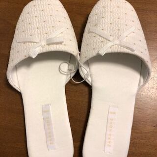 ZARA HOME かわいい白のルームシューズ　未使用　布製