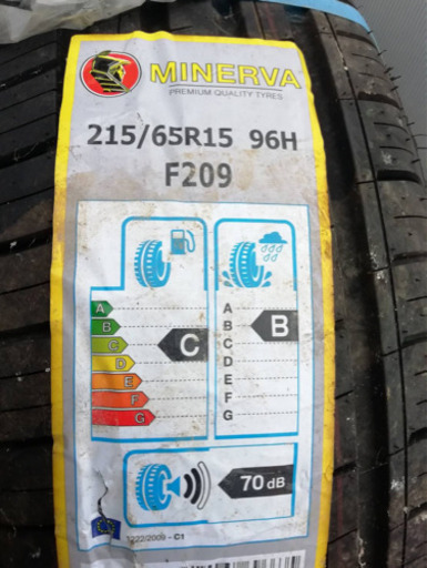 ワンボックス専用タイヤ2本　MINERVA