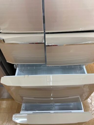 【取りに来れる方限定】MITSUBISHIの6ドア冷蔵庫売ります