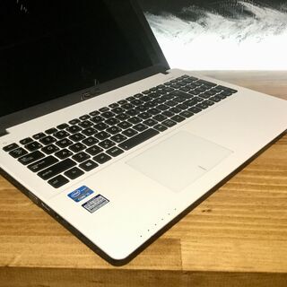 店頭にて売約済み。ご覧頂きありがとうございました。【一宮で!! Windows10搭載機！ASUS Intel core i3 15.6インチ モバイルPC】一宮市のパソコン屋 Mr.Carnival（ミスカニ）です！パソコン修理・中古パソコン販売店【クレカ&PayPay使えます！】店頭在庫PCのご紹介です！受け渡しは店舗にて(^^)/【白色　エイスース ホワイト ノートパソコン メモリ４GB/HDD500GB】の画像