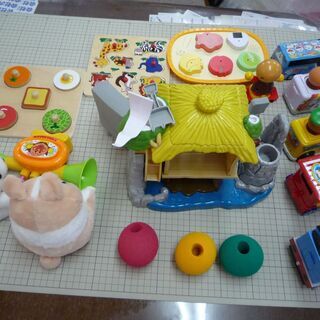 オモチャいろいろ（キズ、汚れ多数あり）の画像