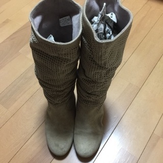 シューズ祭り！UGGレザーロングブーツの画像