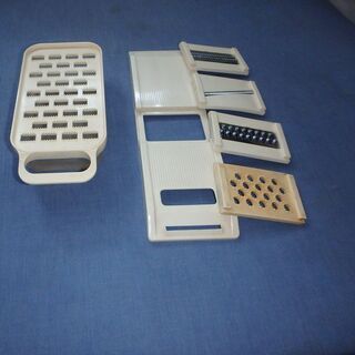 台所用品８　おろし器