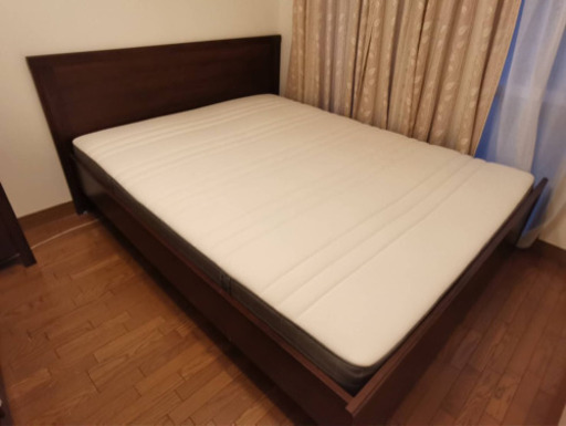 値下げ！IKEA クイーンサイズベッド+マットレス