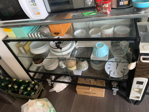 IKEA ガラスケース　食器棚　横型