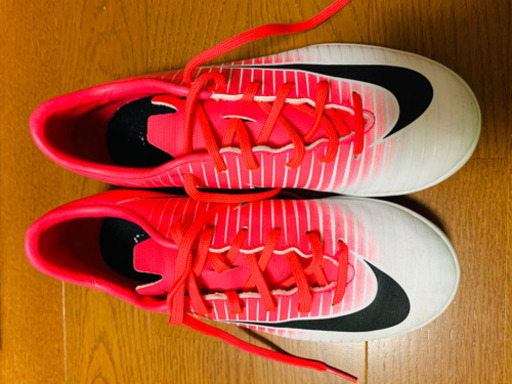 NIKE フットサルシューズ 22.5cm