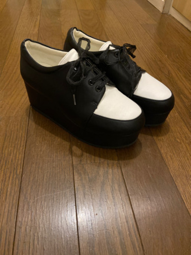 ピンクラテ厚底靴