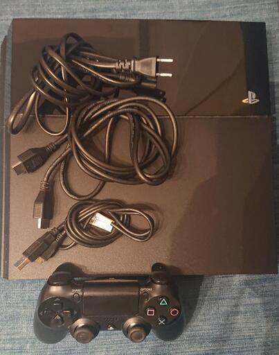 ※お取引中※PS4本体 500GB（CUH-1000A）+ソフト（2本）セット