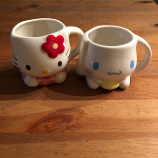 ハローキティ、シナモンロールマグカップセット