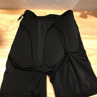 IGNIOヒップパッド　ユニセックス