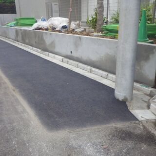 道路工事スタッフ及び2ｔ・3ｔダンプドライバー大募集！早く帰ろう精神の会社！プライベート充実！の画像