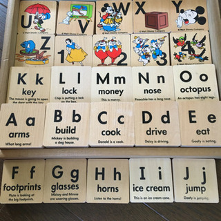 ディズニー　アルファベット木製積木　DWEの画像