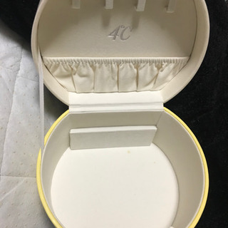 【取り引き中】4℃ジュエリーケースの画像