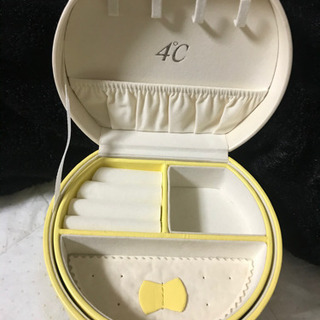 【取り引き中】4℃ジュエリーケースの画像