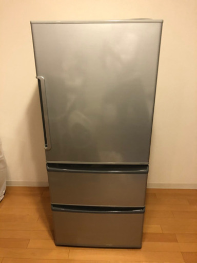 【おおきめ一人暮らしにはオススメ】AQUA ノンフロン冷凍冷蔵庫　2016年製 272L