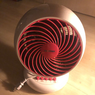 卓上扇風機　回るし強風も出る