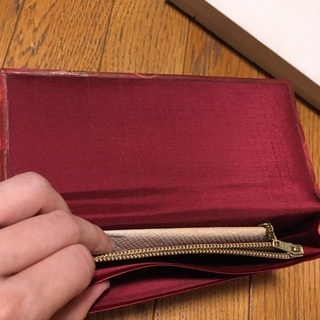 【未使用品】長財布　レッド　山羊革？の画像