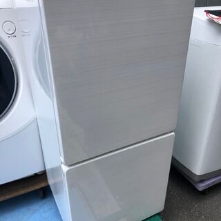 ☆中古 激安！！　Uing　ノンフロン冷凍冷蔵庫　110L　UR-F110H形　2016年製　DH027￥13,500！！