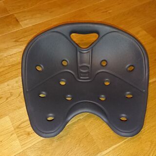 骨盤矯正椅子　BackJoy 骨盤サポートシート 