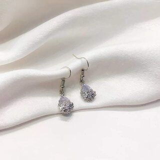 【新品】【日本全国郵送相談可】レディース ピアス 人気 水滴 フックピアス 揺れる ピンクゴールド キュービックジルコニア おしゃれ イヤリング 大人 アクセサリー ジュエリーの画像