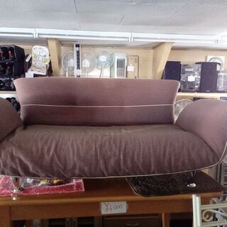 2人掛け茶色ソファ