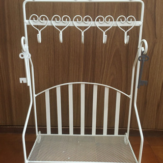 アクセサリー収納ラック　クリーム色