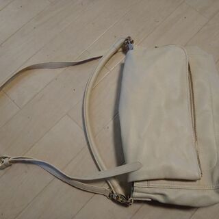 アパートバイローリーズ　2way バッグの画像