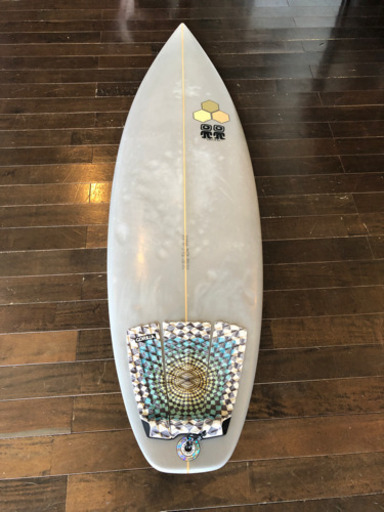 値下げしました！　サーフボード使用2回　アルメリック　ボンザー　シェルター　5'11  19  2 3/8   28.5L フィン　ボードケース付き