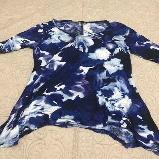 🌊👕ブルー柄トップ