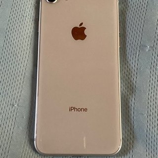 iPhone8 SIMフリー 64GB シルバー 中古品 外観一部を除き超美品 上部にキズ有の画像