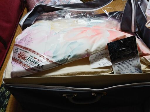 遠赤外線効果！　高級　肌布団　～ＮＥＷ華浪漫～　（未使用品）掛け布団とのセット割します