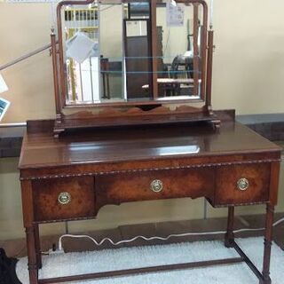 【店舗同時販売中】　ＬＩｏｙｄ’ｓ　Ａｎｔｉｑｕｅｓ　ロイズ・アンティークス　ドレッサー　スツールなし