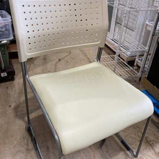 【美品】会議用チェア ホワイトスタッキングチェア 1脚1,500...