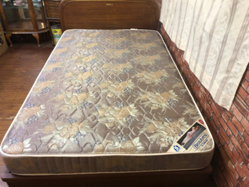 ?【送料無料】シモンズ セミダブルサイズベッド マットレスセット