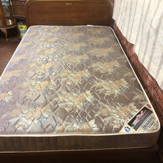 送料無料】シモンズ セミダブルサイズベッド マットレスセット